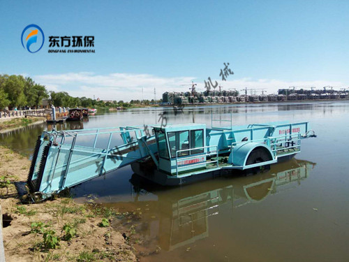 黑龍江齊齊哈爾動植物園購買的DF-GC85型割草船